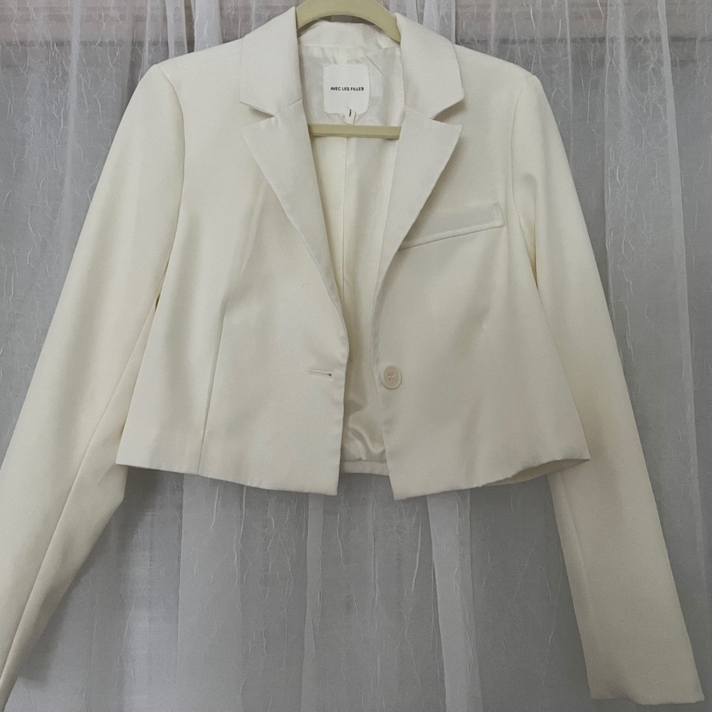 Cropped Single button blazer by Avec Les Filles